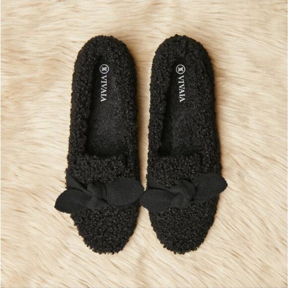 Vivaia Audrey Round Toe Sherpa Loafers Black Womens 5.5 PRICED LOW TO SELL. - Picture 2 of 10